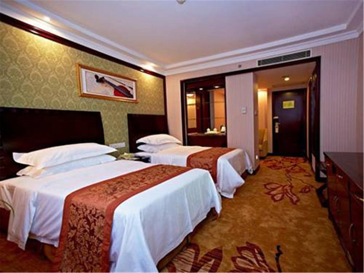 Vienna International Train Station Hotel 4*