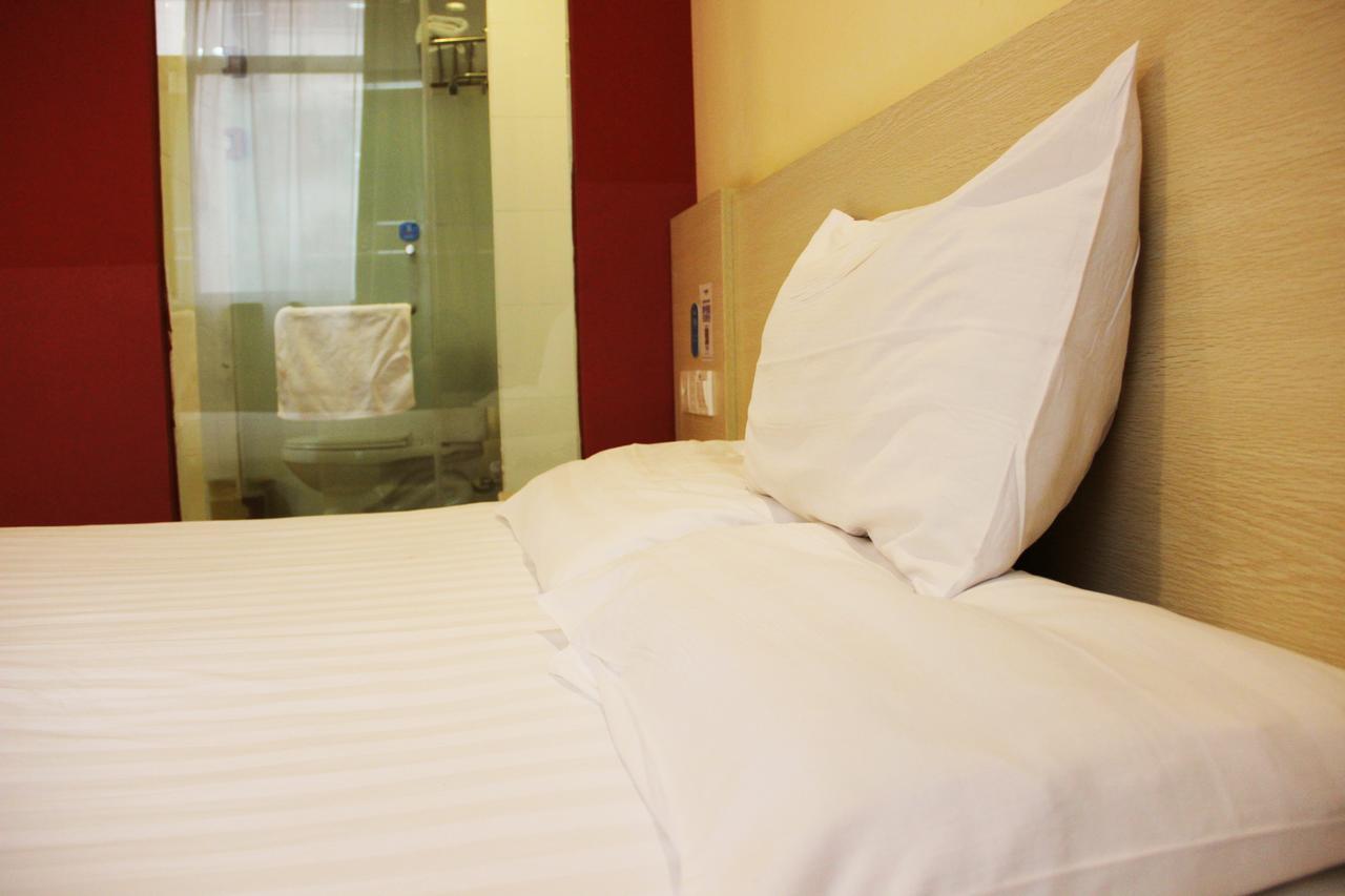 Hanting Express Zhabei Park Branch Hotel