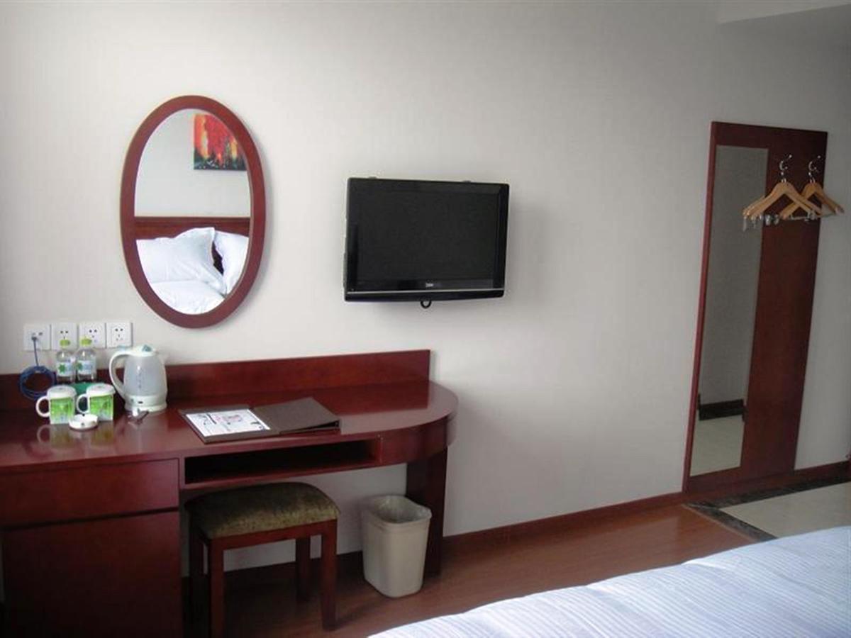 Greentree Expo Site South Yanggao Road Subway Station Express 2* Shanghai