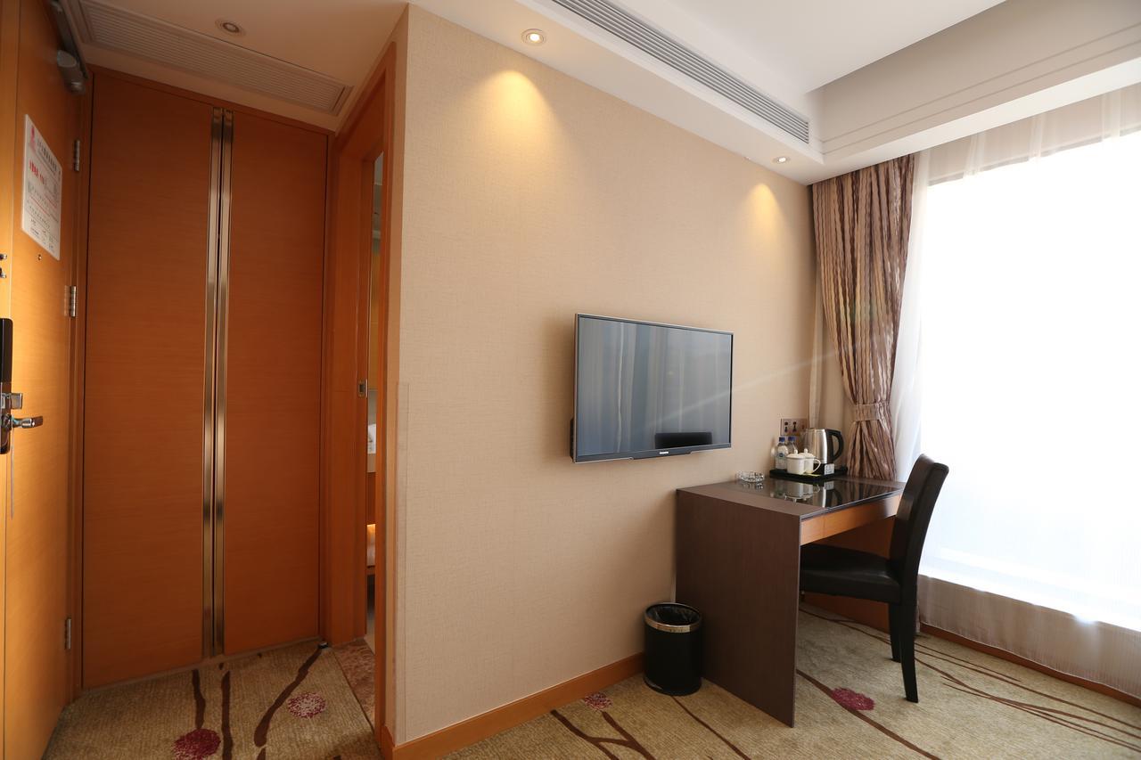 Forson International Boutique Pudong Airport Chuansha Store 1 4*