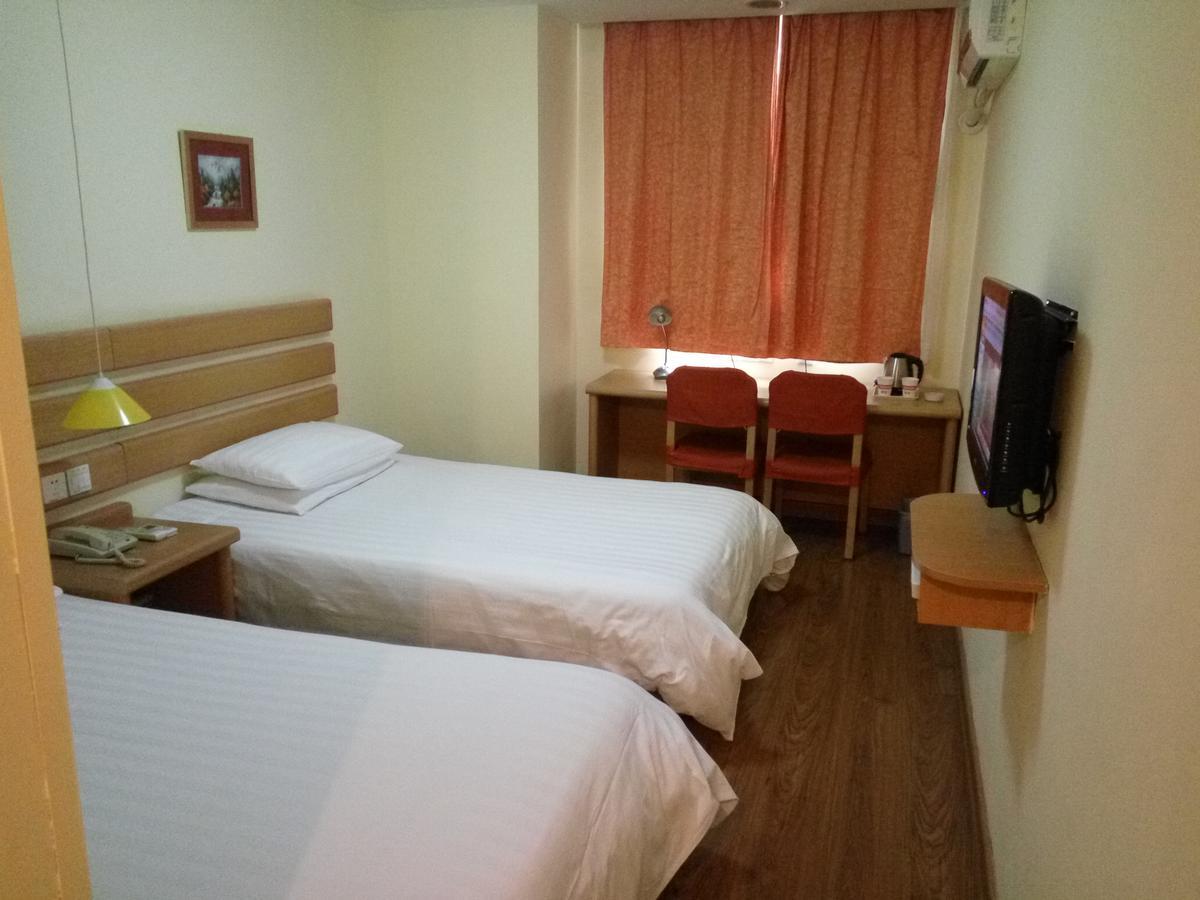 Hotel The Bund Chenghuang Temple 2*