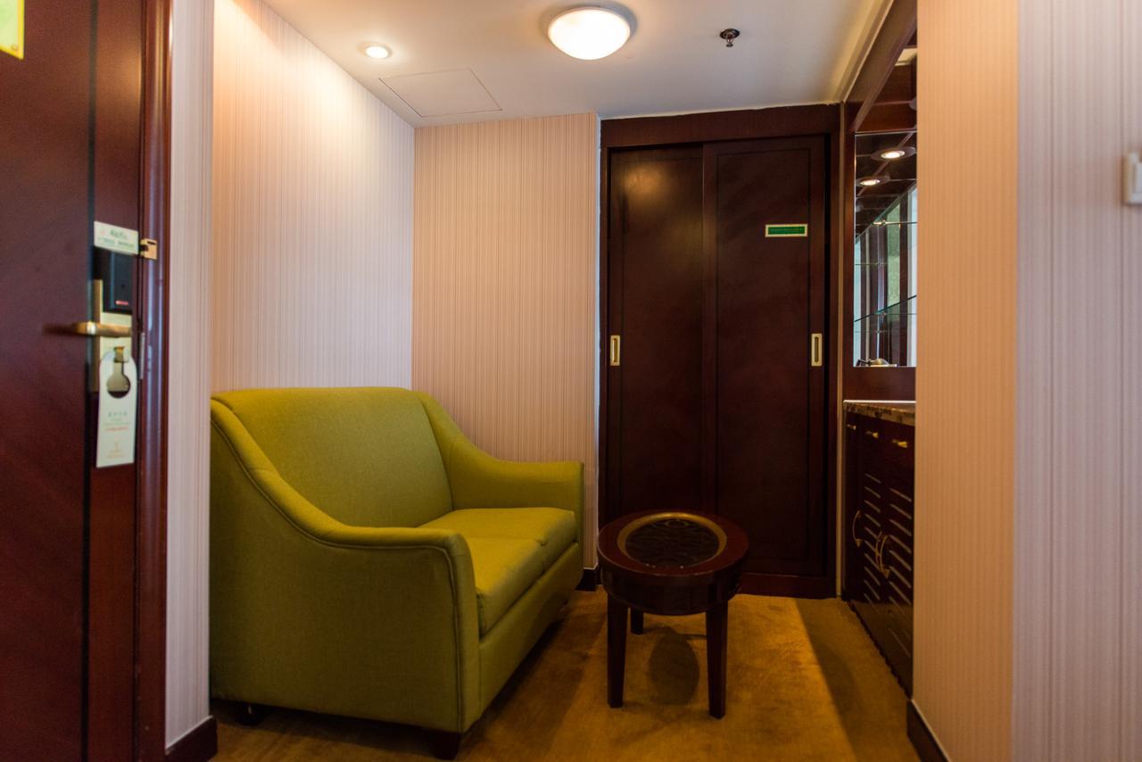 Hotel Vienna International Train Station 4*