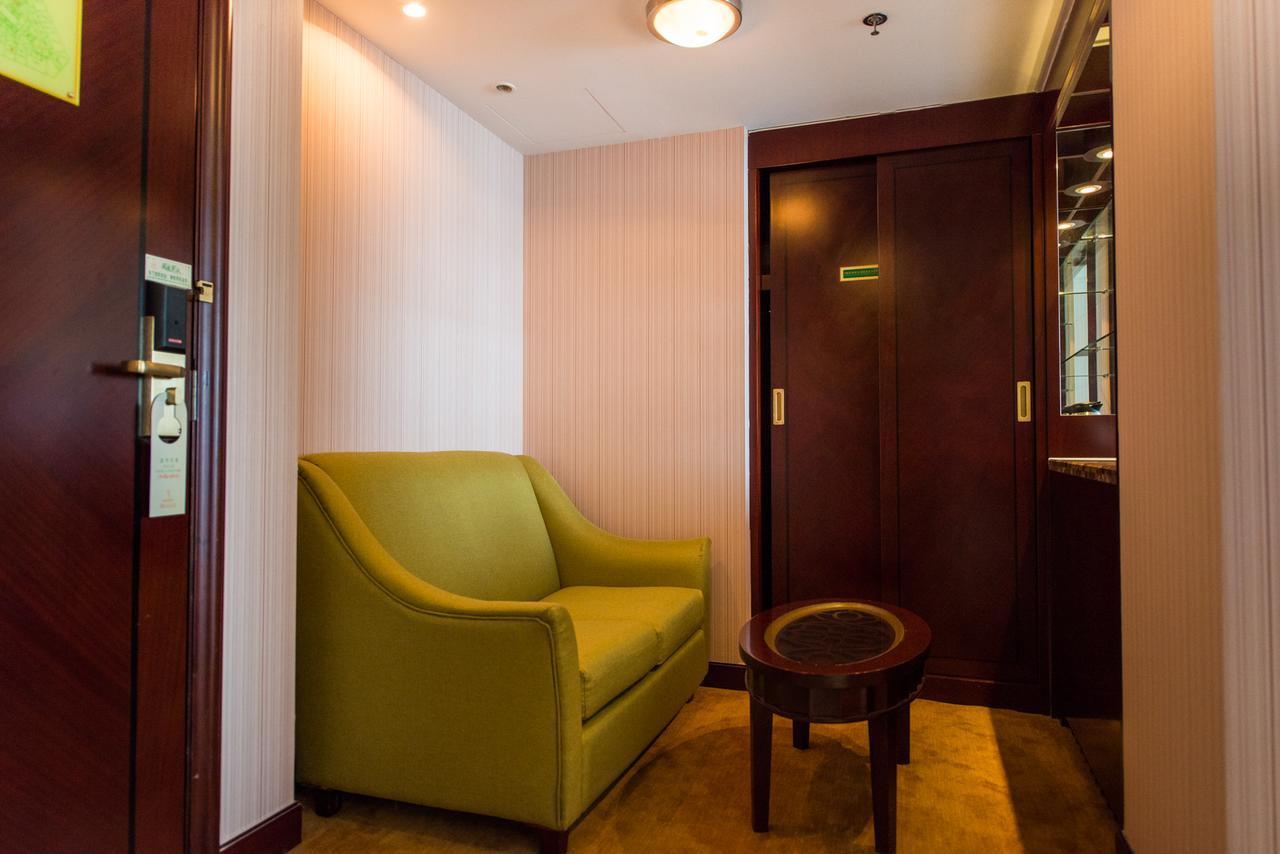 Hotel Vienna International Train Station 4*
