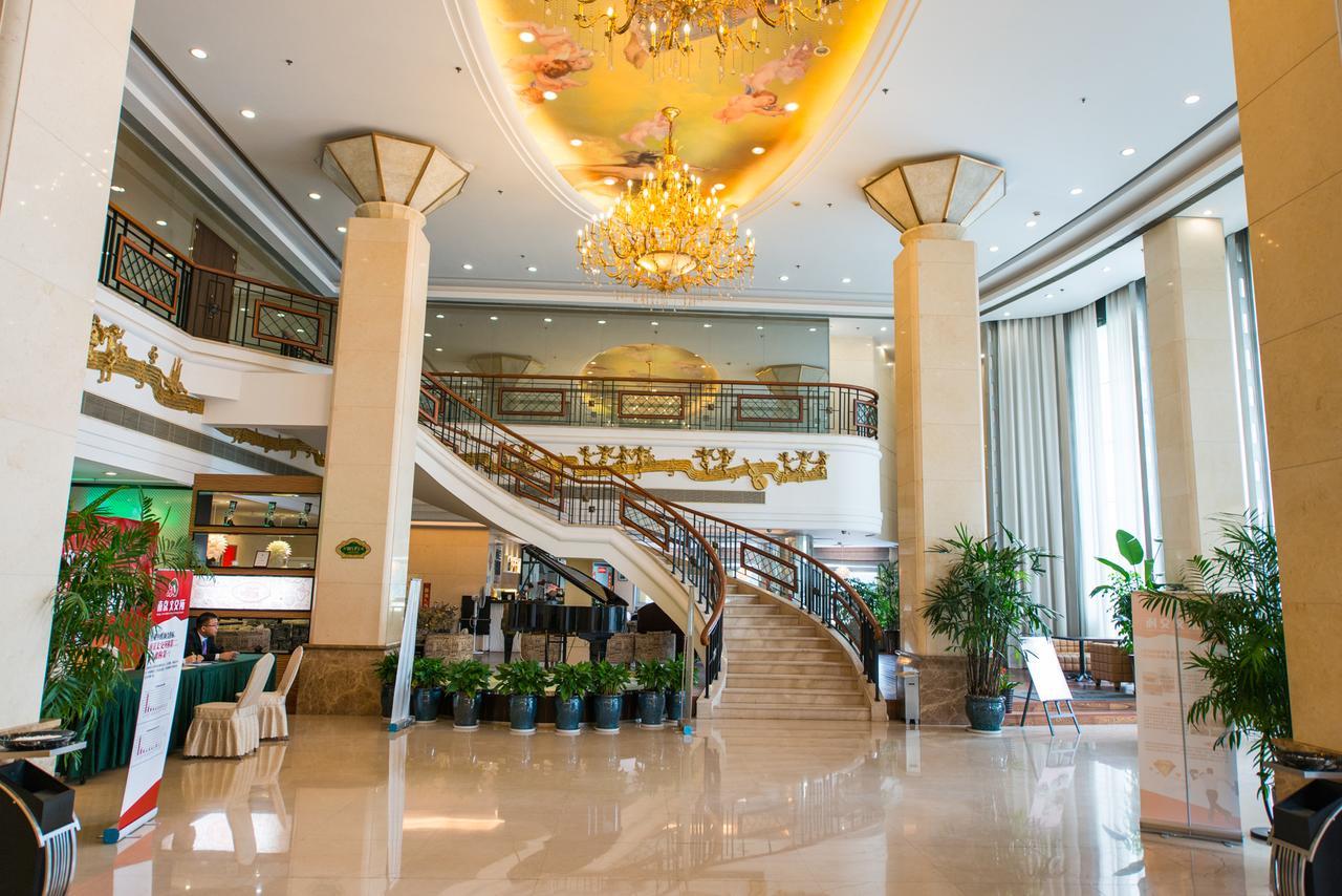 Vienna International Train Station Hotel 4*