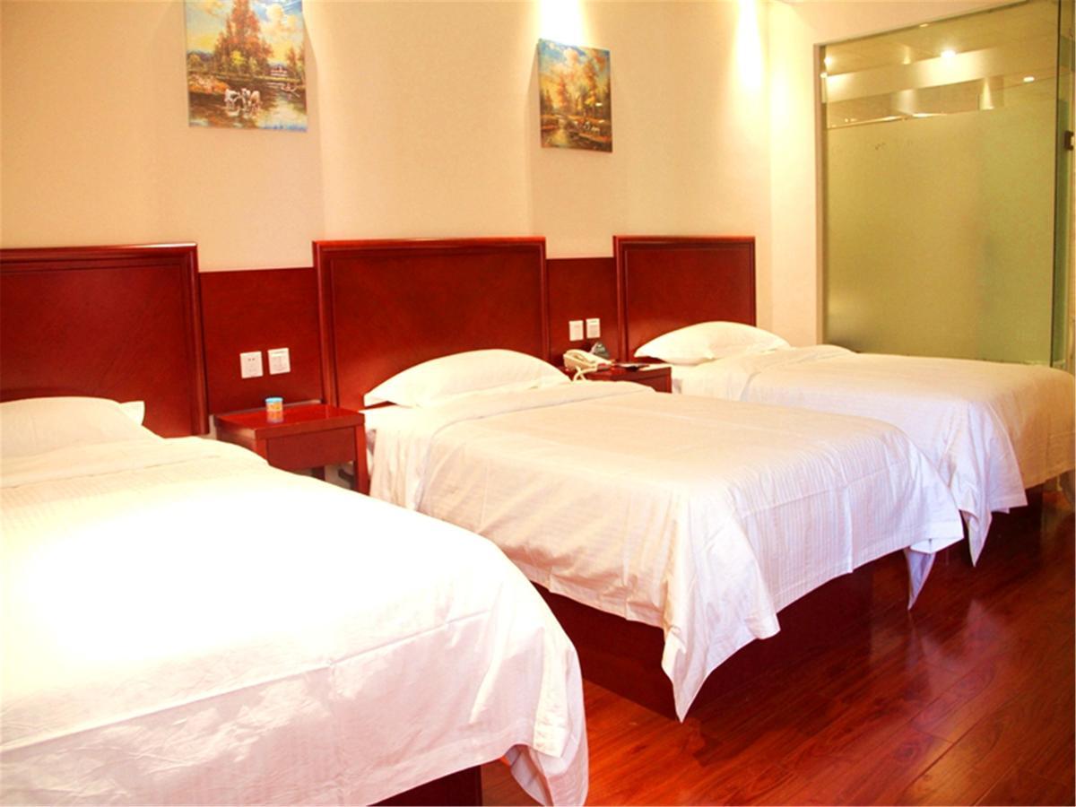 Hotel Greentree Inn Shanghai South Jiangyang Road South Changjiang Road Express Hotel 3*