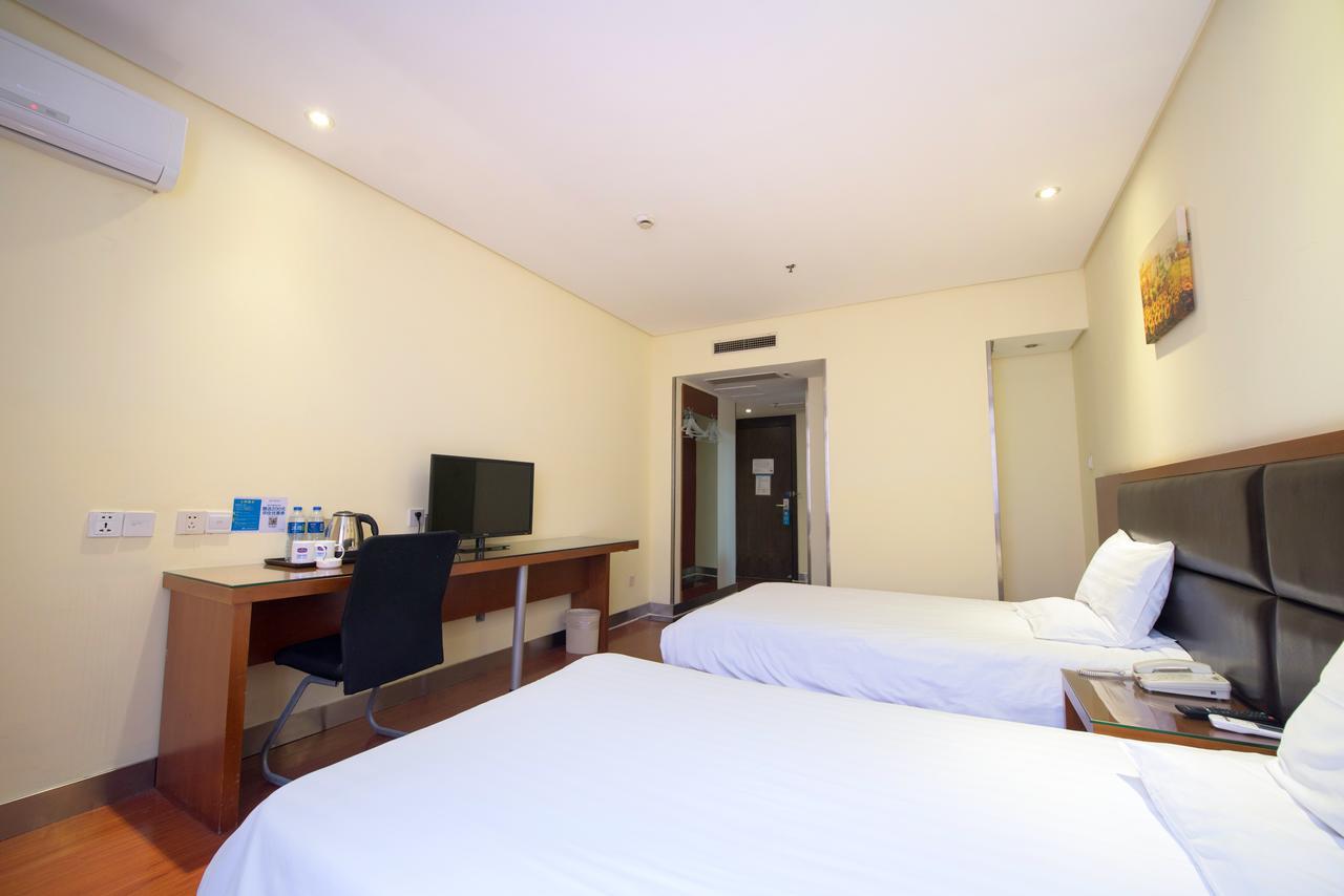 Hanting Express Lujiazui Minsheng Road Hotel 3*