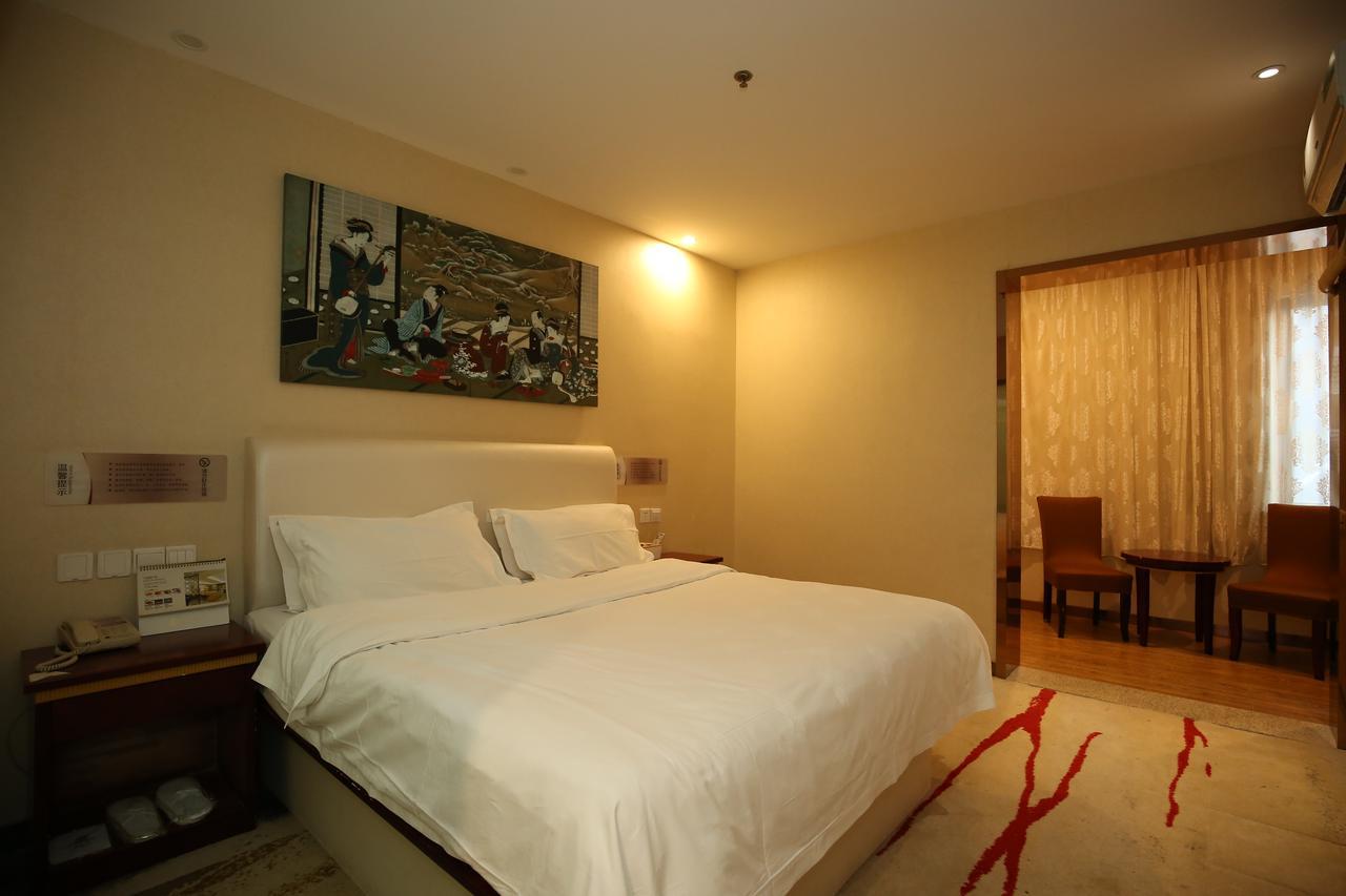 Hotel Crown Crystal 4*