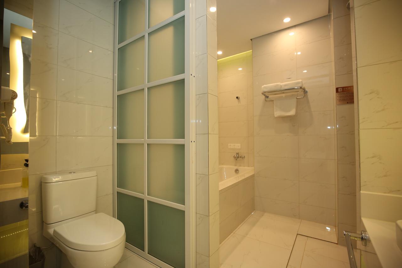 Crown Crystal Hotel 4*