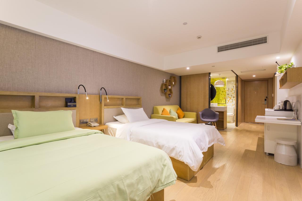 Sweetome Vacation East Nanjing Road 4*