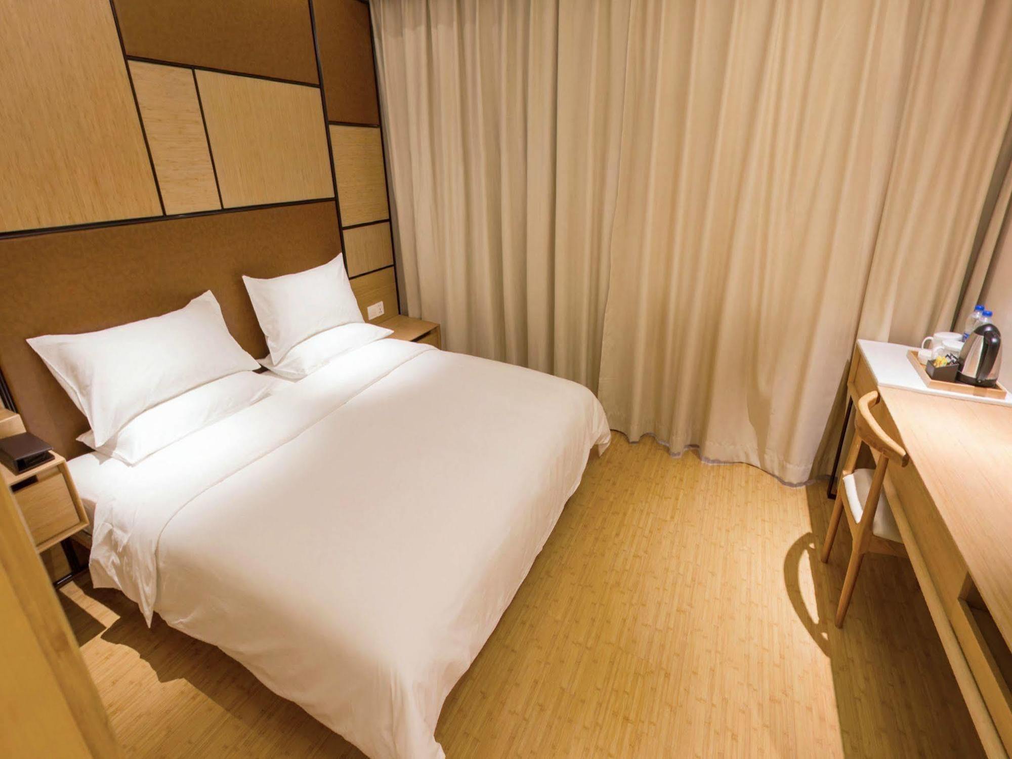 Otel Ji Zhoupu Branch Şanghay