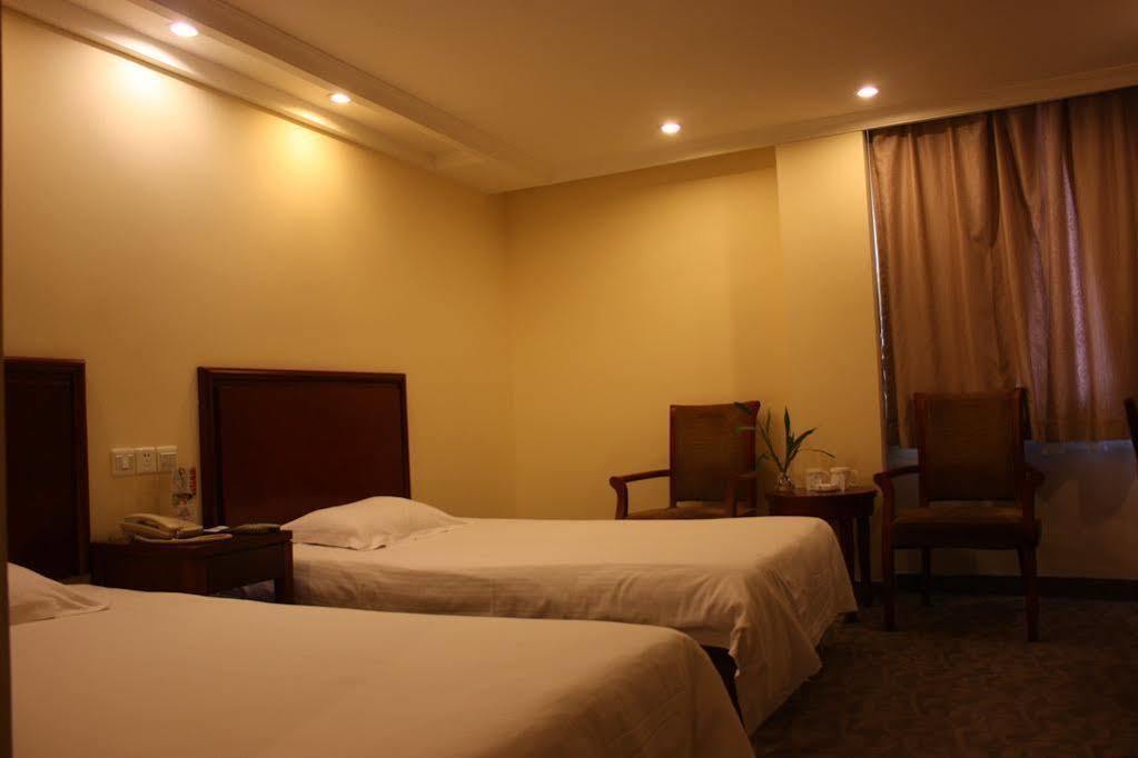 Greentree Changyang Road Jiangpu Park Metro Station Business 3*