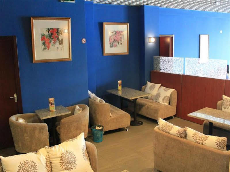 Hotel Greentree Changyang Road Jiangpu Park Metro Station Business 3*