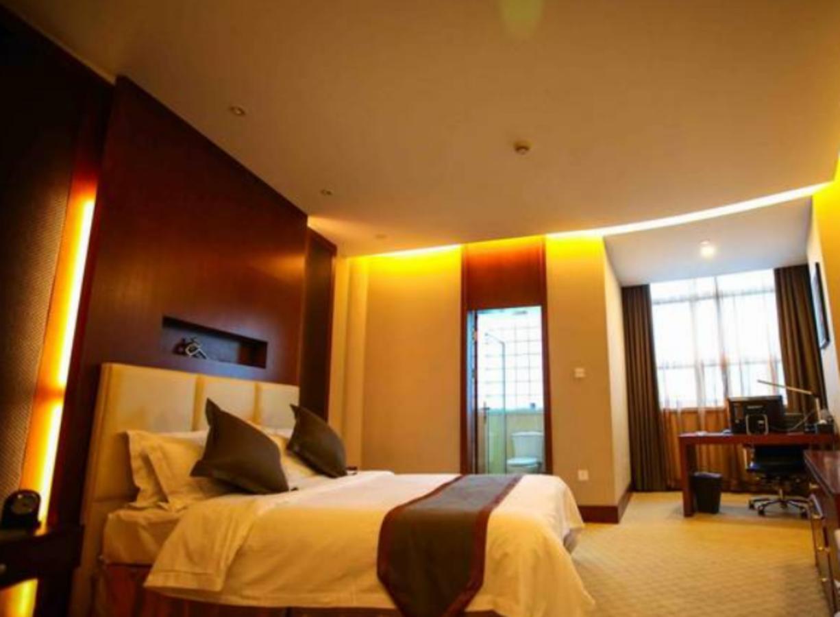 Noble Center Hotel Shanghai