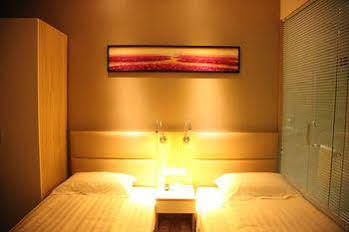 Hotel Fish East Nanjing Road