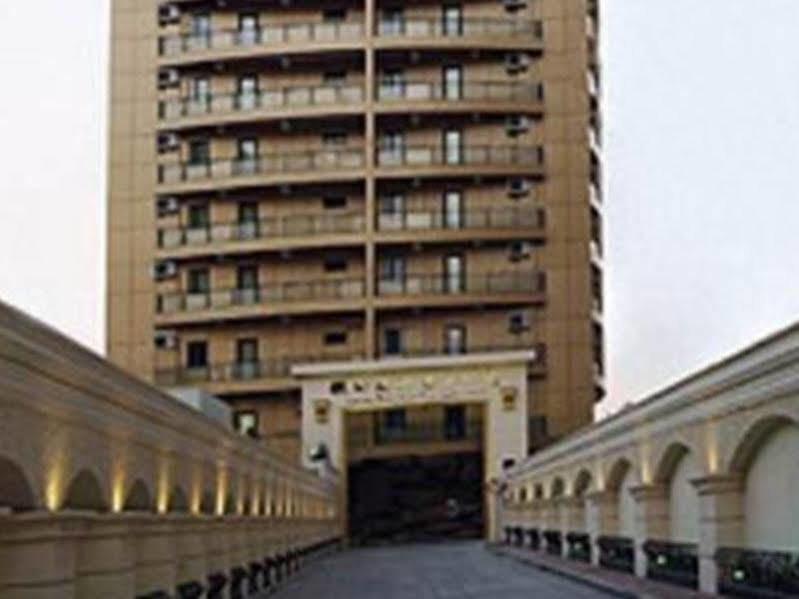 Leading Noble & Apart Otel 4*