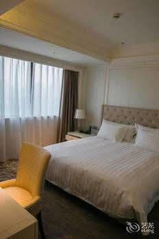 Xinghua Hotel 3*
