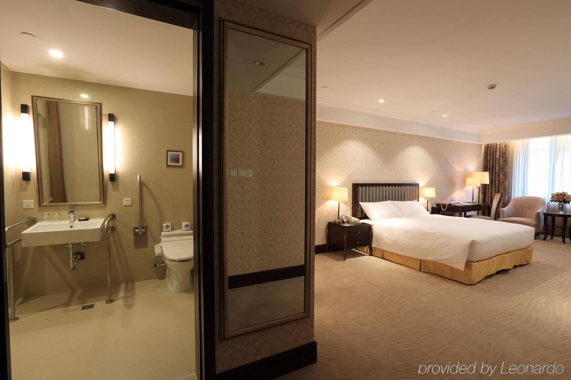 Hotel Evergreen Laurel Hotel,