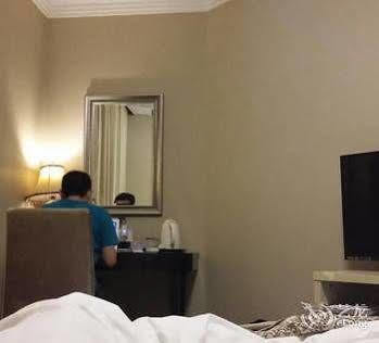 Hotel Eager *