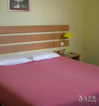 Tangqiao Hotel *