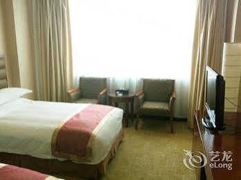 Hotel Jiangsu 4*