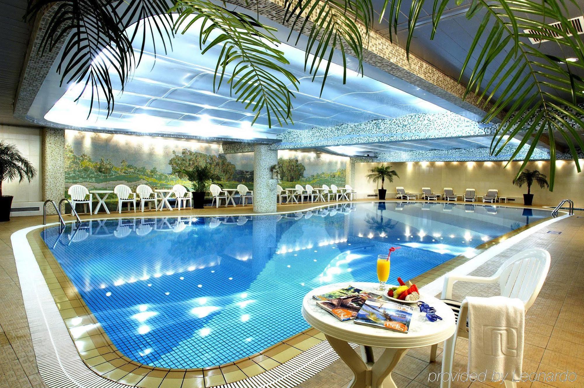 Regal East 4*