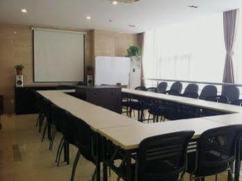 Jingjiang Caobao Railway Station Hotel Shanghai