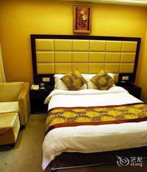 Hotel Hong Jin International - Pudong Airport 2*