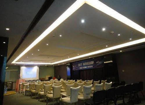Fx At Expo Exhibition Hall Hotel Shanghai