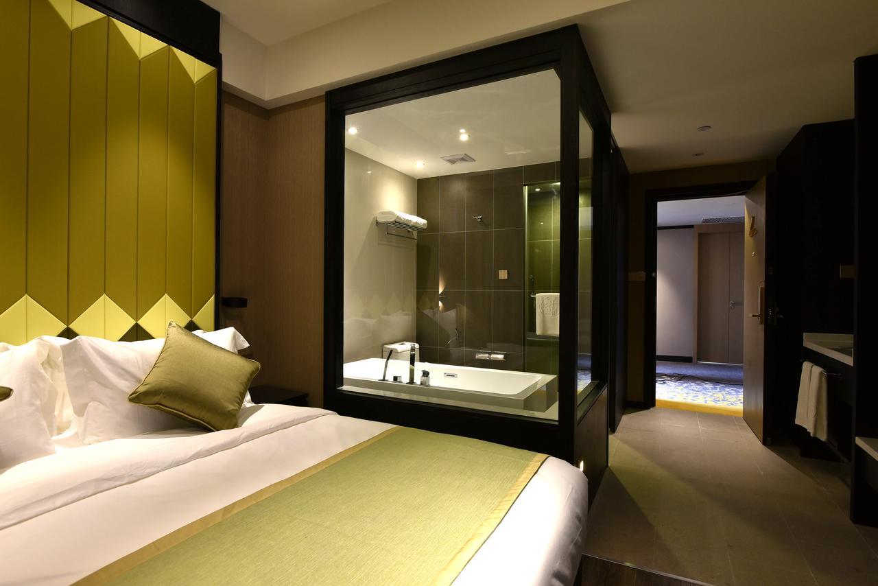 Shanghai-deco Hotel-free Shuttle Bus To Pudong Airport And Disneyland