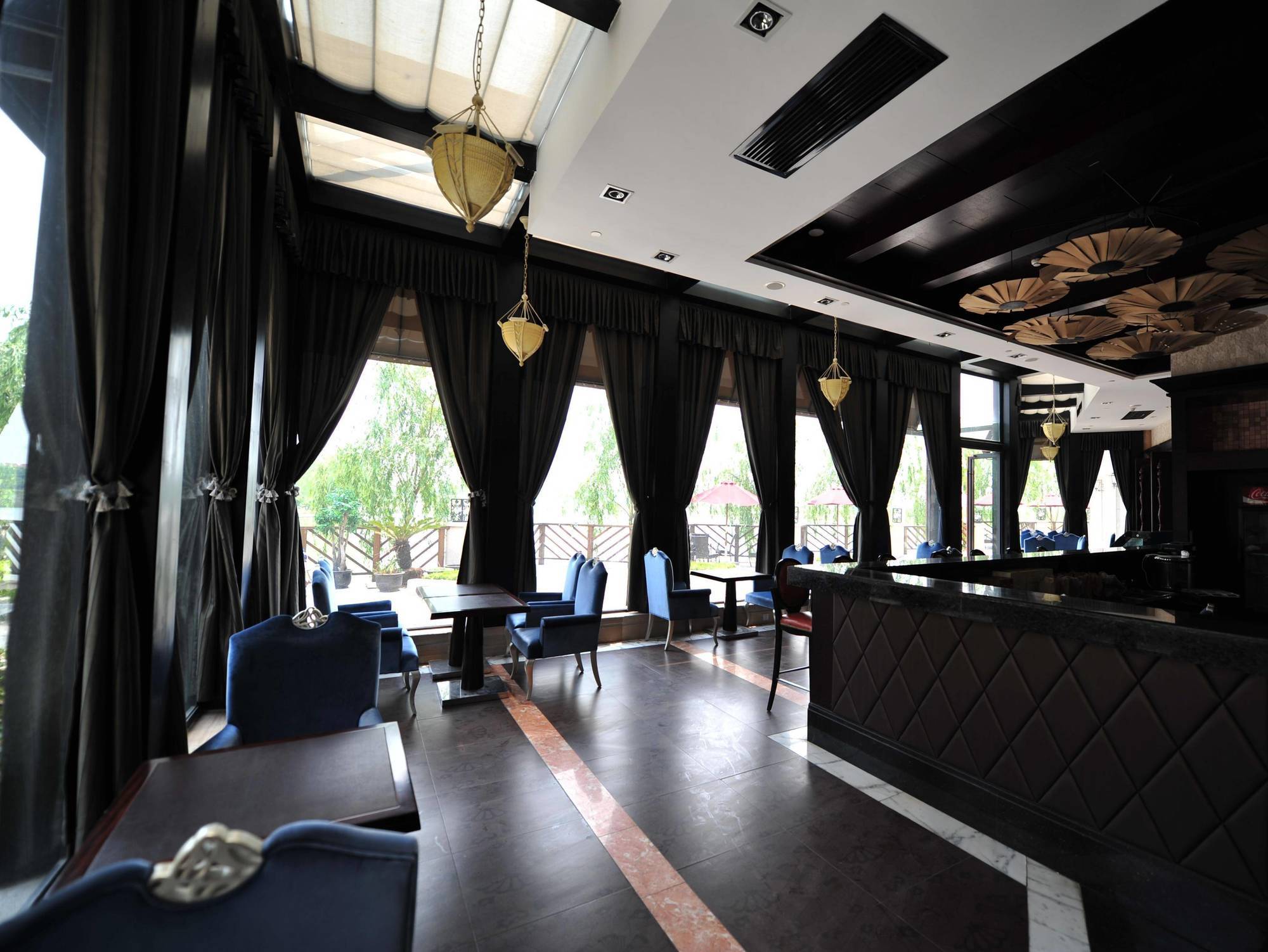 Hotel New Century Manju Luoshan @sniec 4*