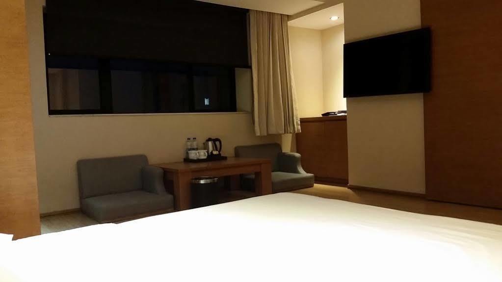 Hotel Jitai - Train Station South Square Shanghai