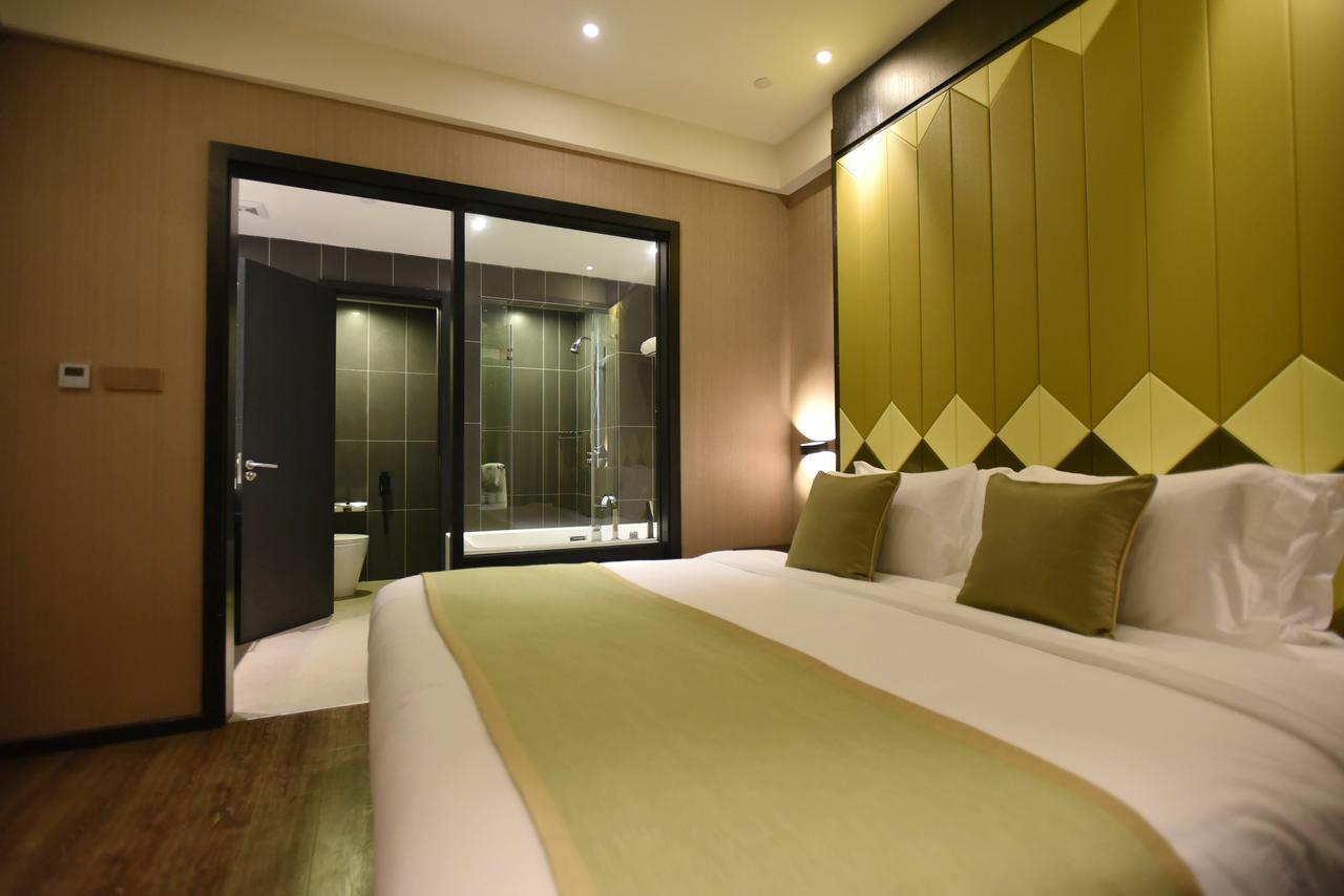 Hotel Shanghai-deco Hotel-free Shuttle Bus To Pudong Airport And Disneyland 4*