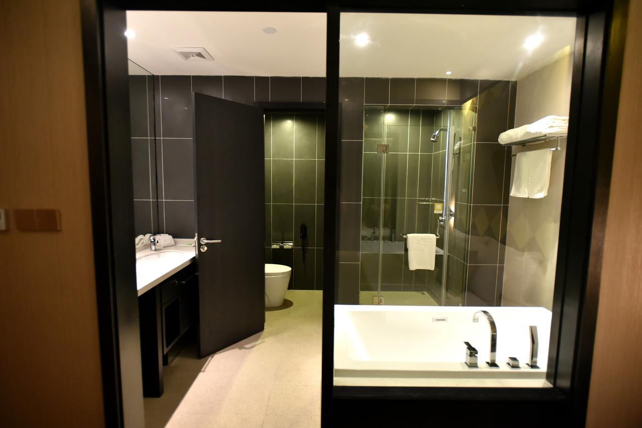 Hotel Shanghai-deco Hotel-free Shuttle Bus To Pudong Airport And Disneyland 4*