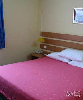 Hotel Home Inn Shanghai Chuansha Metro Station Xinchuan Road 2*