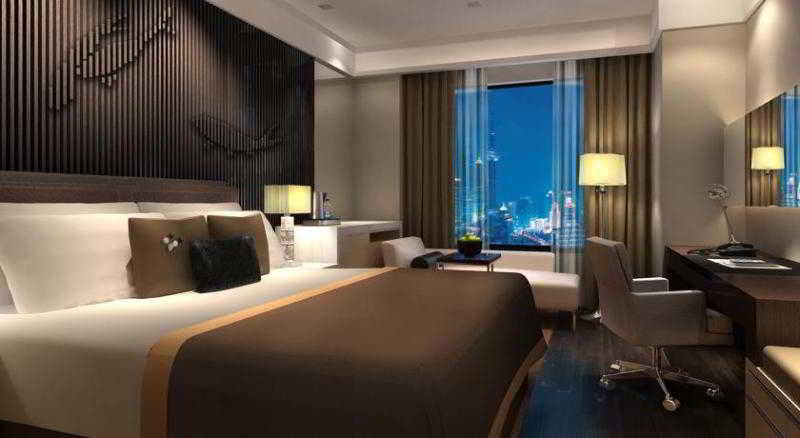 Hongqiao Airport - Air China 5* Shanghai