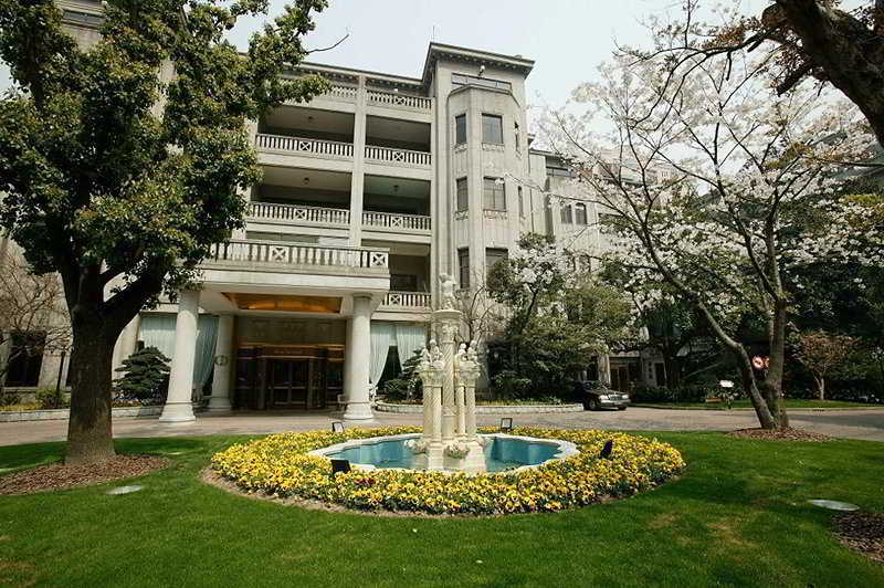 Donghu Hotel 5*