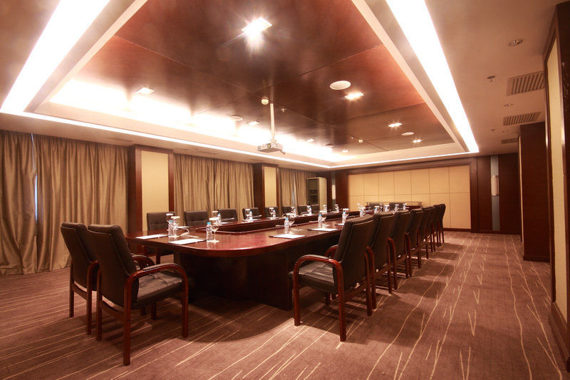 Pudong International Talent City Hotel 4*