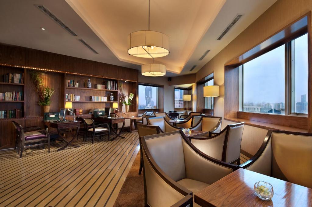 Radisson Collection Hyland Hotel 4*