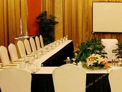 Fx At Expo Exhibition Hall Hotel 3*