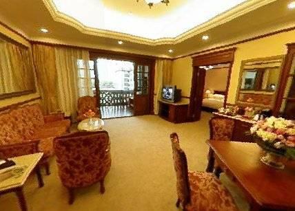 Donghu Hotel 5*