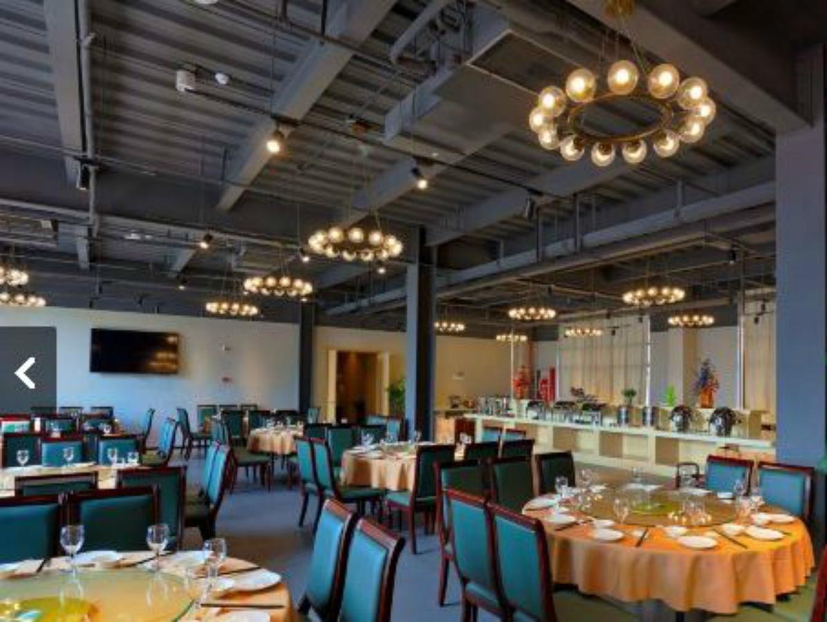 Linzhen Hotel 4*