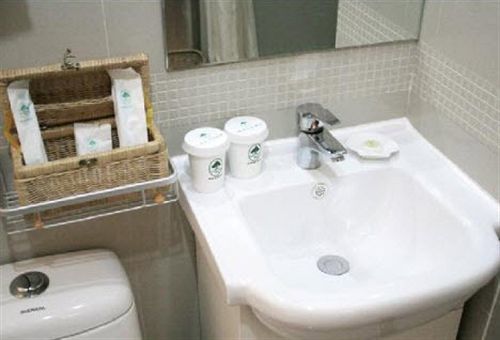 Greentree Zhangjiang Guanglan Road Metro Station Business 3* Shanghai