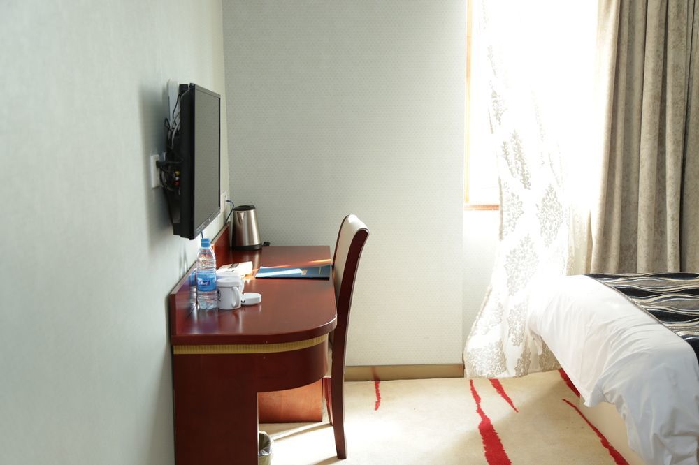 Hotel Crown Crystal 4*