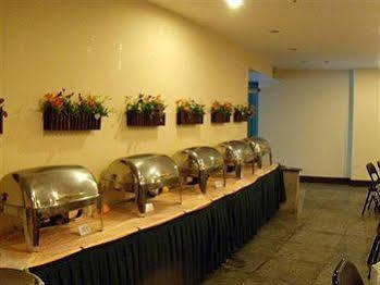 Hotel Greentree Changyang Road Jiangpu Park Metro Station Business 3*