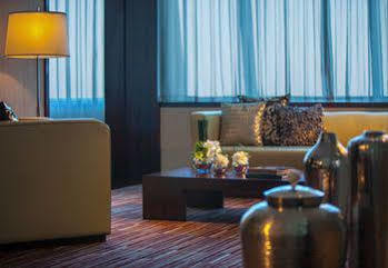 Khách sạn Renaissance Zhongshan Park 5*