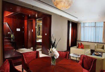 Khách sạn Renaissance Zhongshan Park 5*