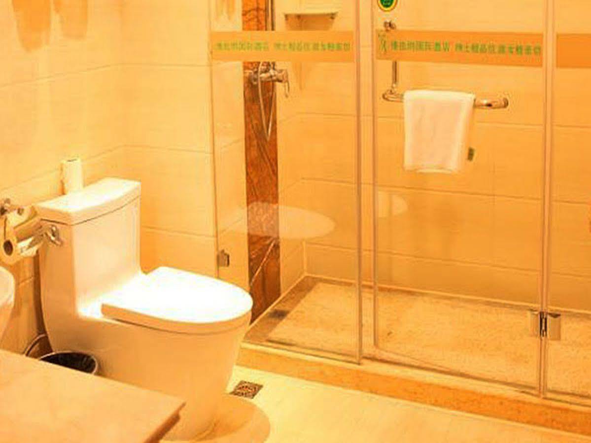Hotel Vienna Hongqiao Airport Wanda Plaza 3*