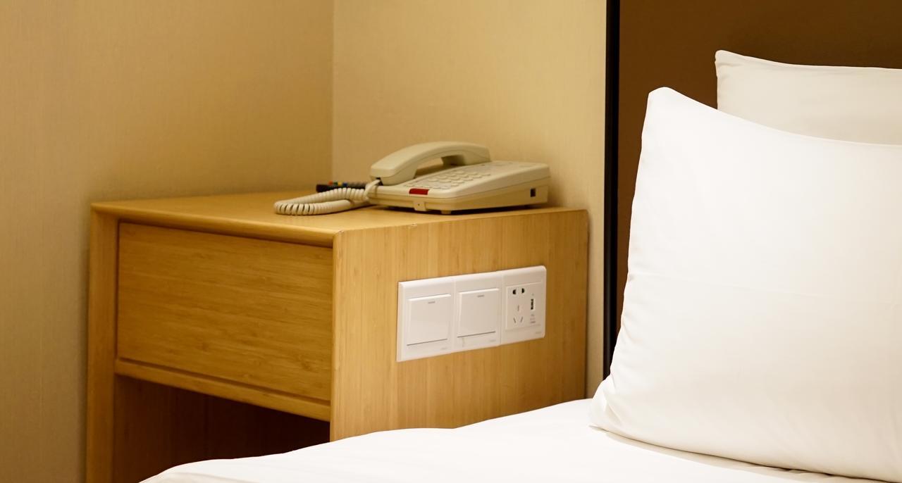 Hotel Ji Bund East Nanjing Road Pedestrian Street