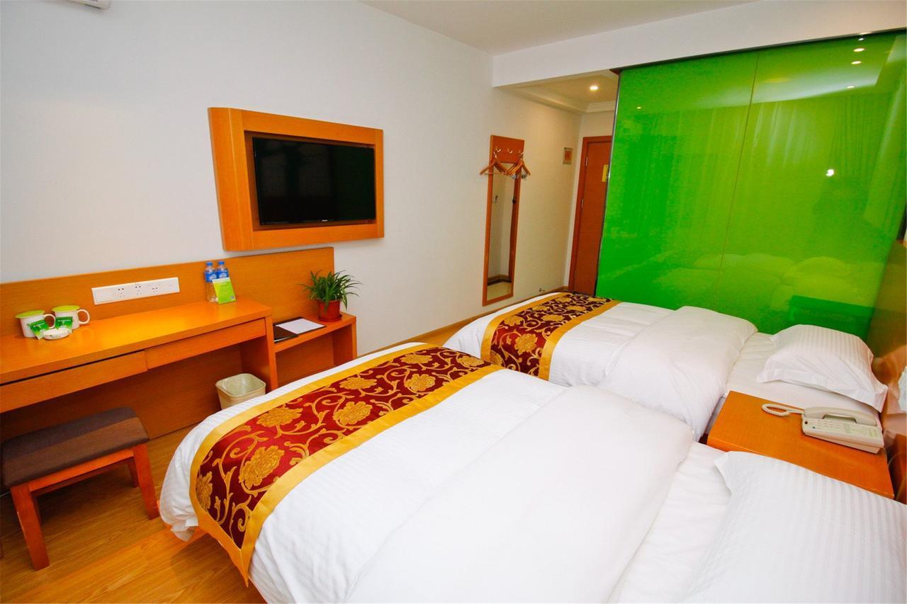 Vatica Pudong New District Dishuilake Otel 3*