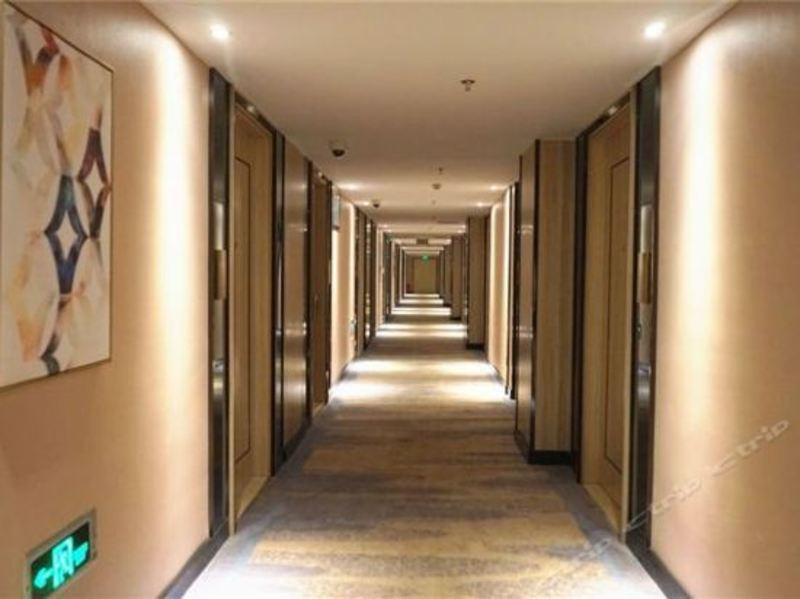 Hotel Mertropolo Jinshan 3*
